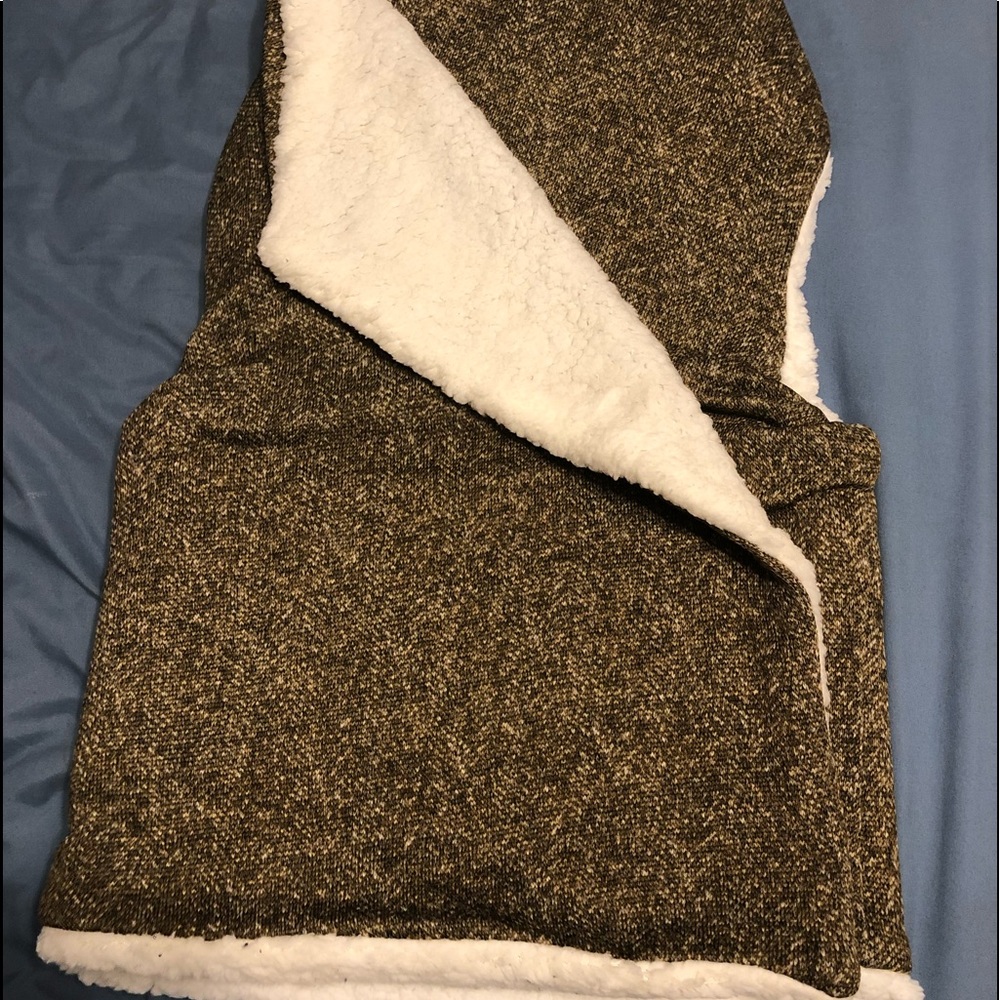 ARRIVED!Olive Green Open Front Vest Top! - Picture 7 of 8